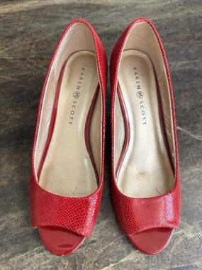 Karen Scott Red Open-Toe Textured Pumps